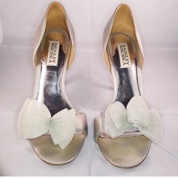 Badgley Mischka Shoes - Badgley Mischka silver satin heels with bow